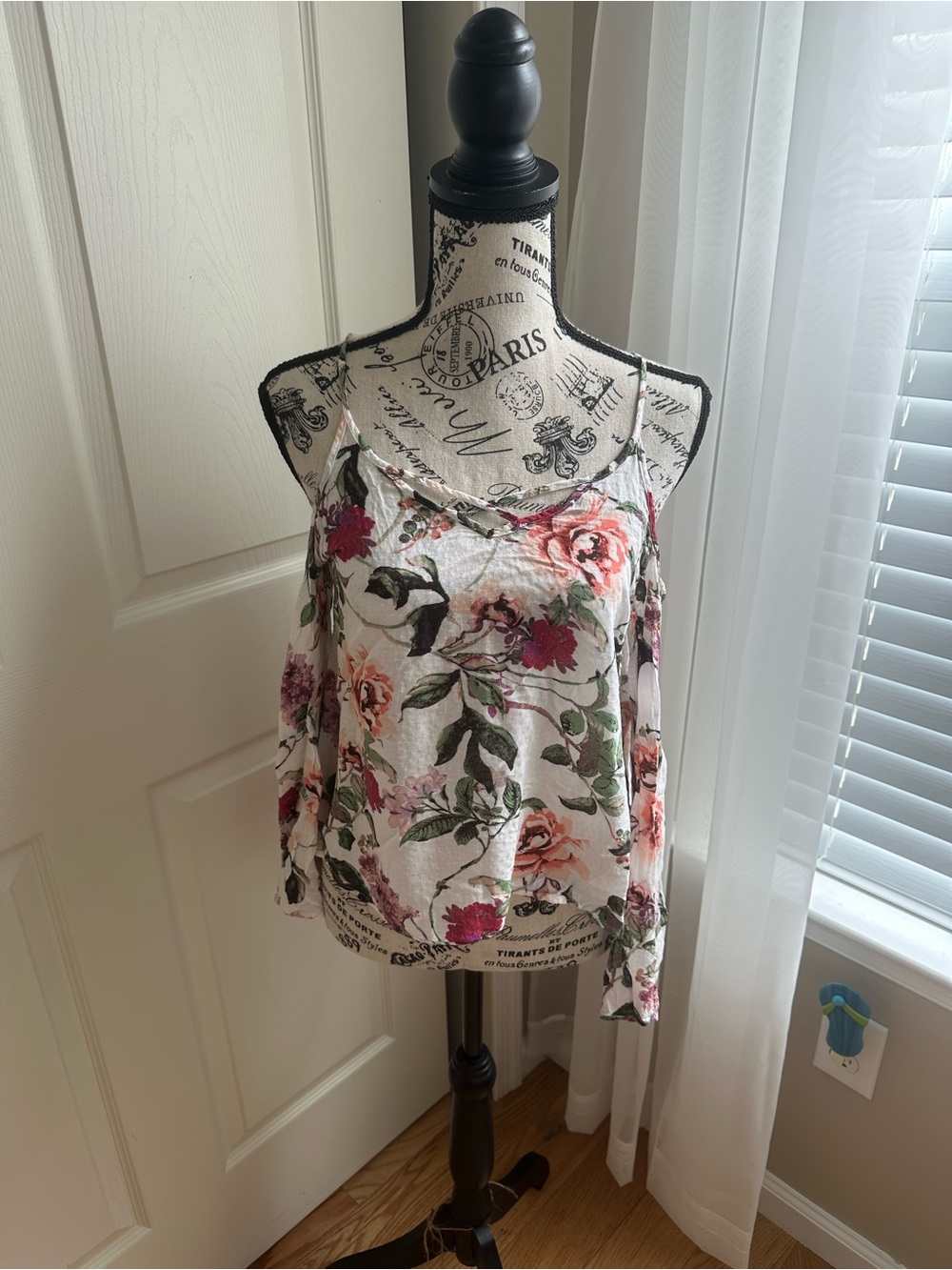 White Long Sleeve Open-Shoulder Shirt with Flower Pattern